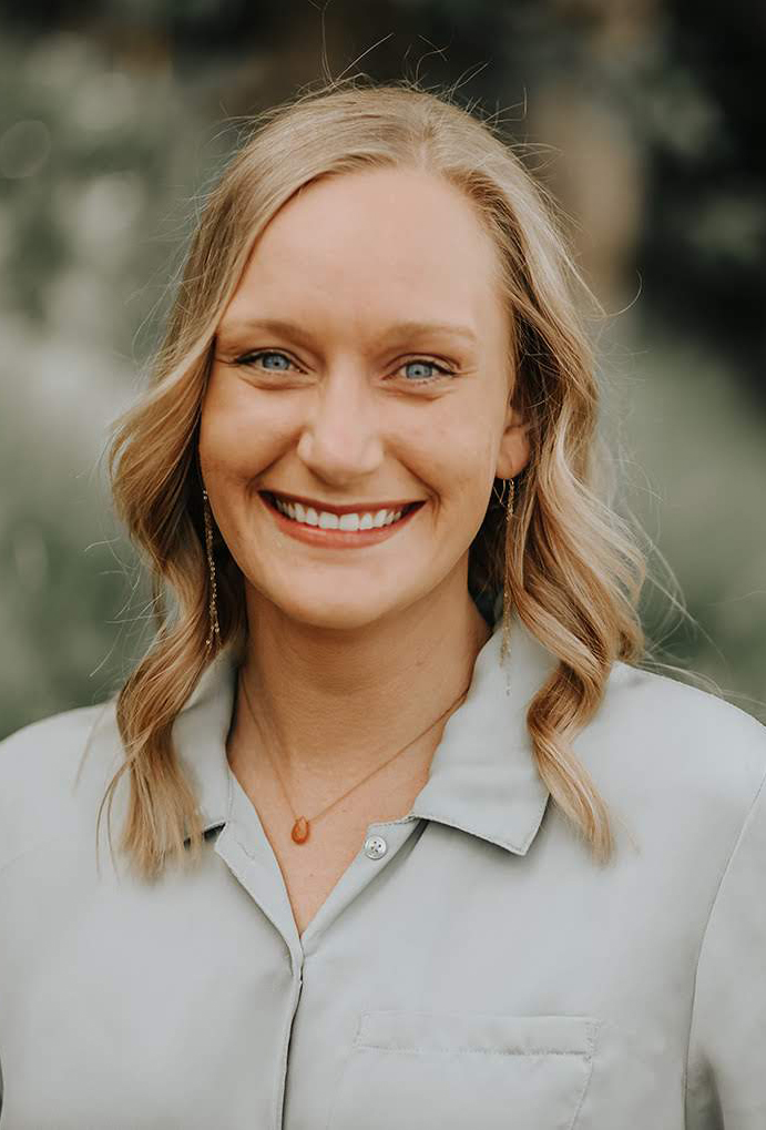 Chelsea Nova, Sales Associate